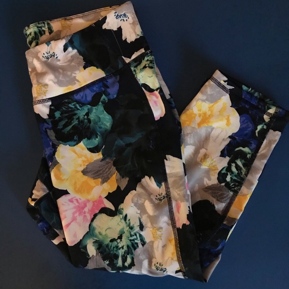 Old Navy Active Wear Set - Picture 2 of 10